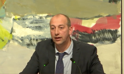 Sjálvboðið arbeiði eigur at javnsetast